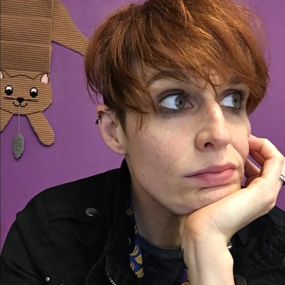 Meet your Posher, Lacey - Picture 4 of 5